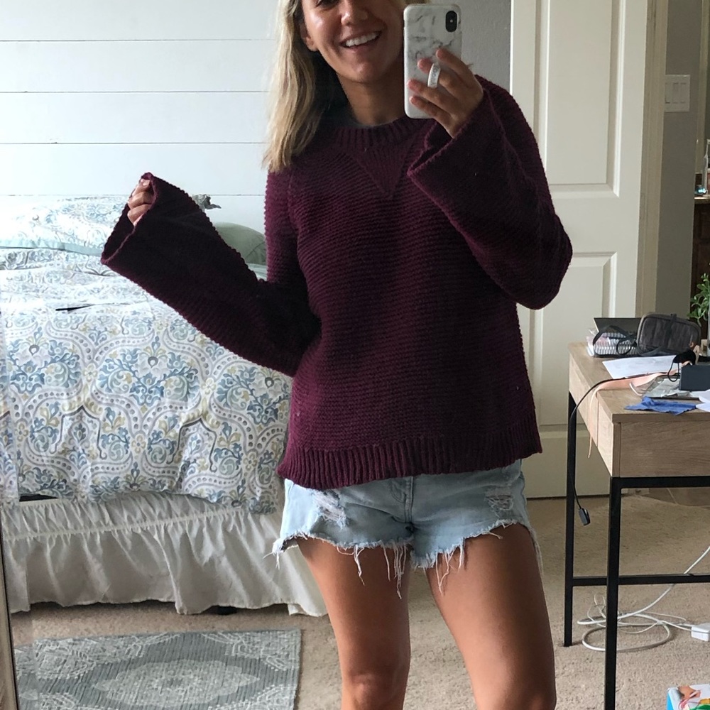 Maroon sweater